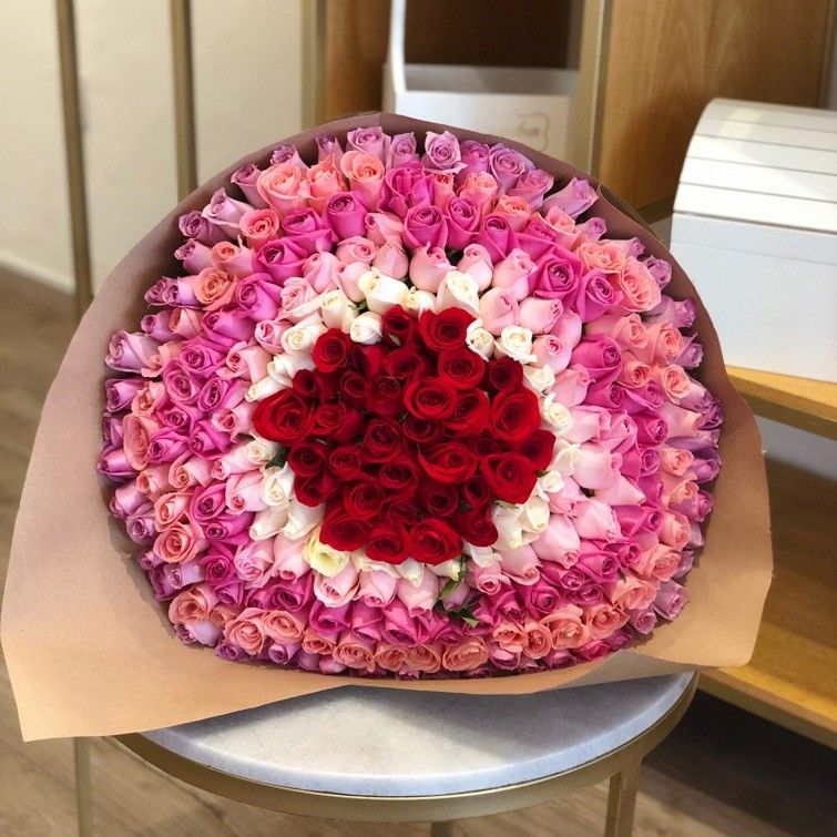Multi-Colored Rose Heart Bouquet (Çok Renkli Kalpli Gül Buketi)