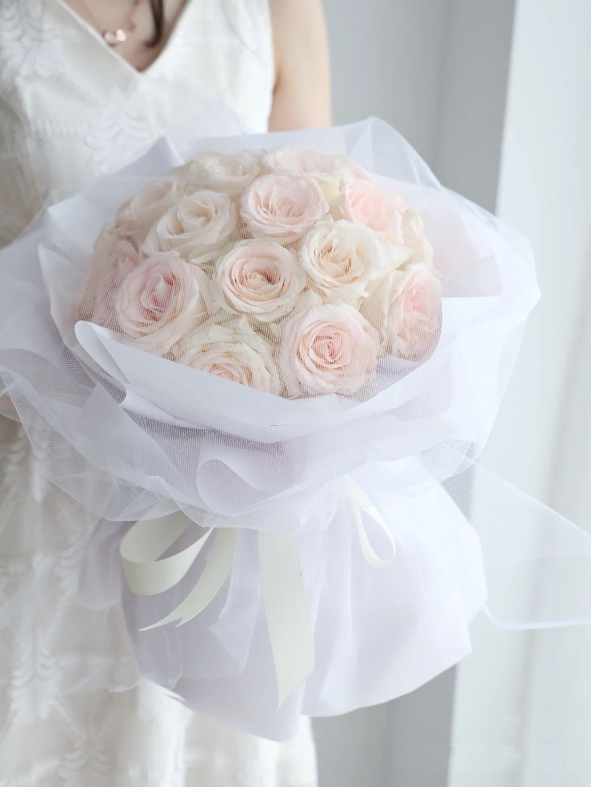 Soft Pastel Rose Tulle Wrap (Pastel Gül Tül Buketi)