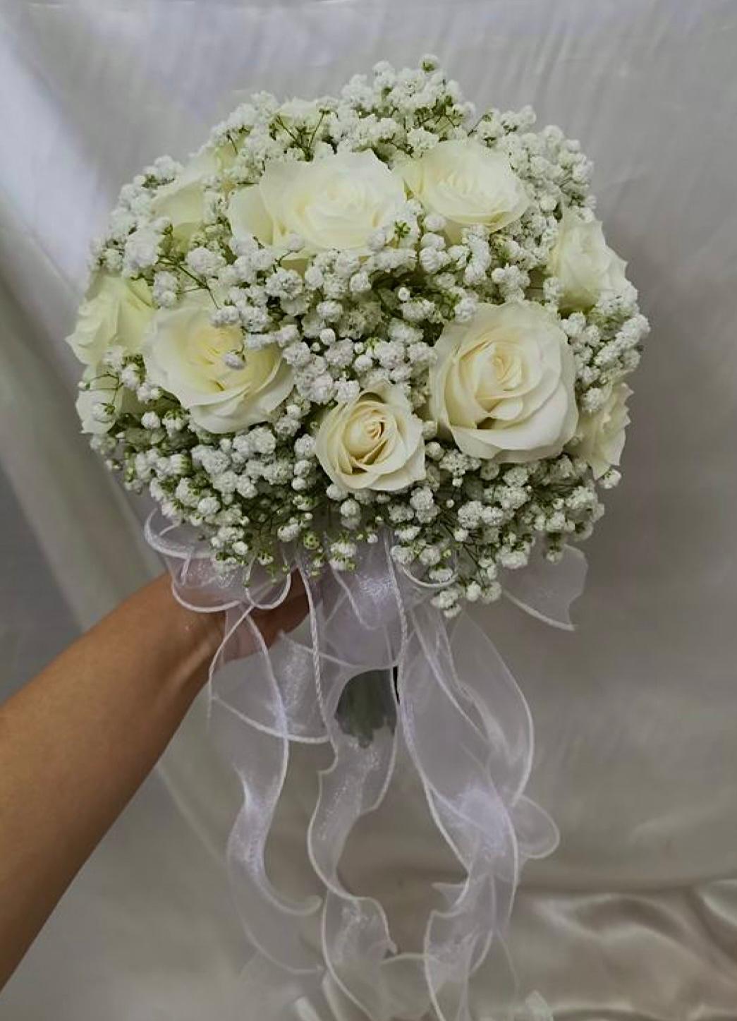 Beyaz Gül ve Cipso Buketi